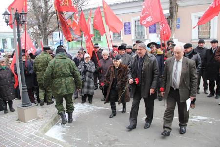 Республика Крым. В Симферополе состоялся торжественный митинг, посвященный 93-й годовщине образования СССР