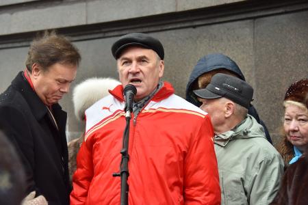 «За достойную жизнь детей войны!». Возле Госдумы состоялась встреча депутатов-коммунистов с избирателями в поддержку законопроекта КПРФ