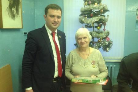 Коммунисты вручили детям войны Московского района Нижнего Новгорода памятные медали ЦК КПРФ