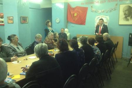 Коммунисты вручили детям войны Московского района Нижнего Новгорода памятные медали ЦК КПРФ