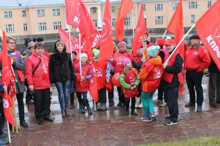 "Красный митинг" против ухудшения уровня жизни населения и против поборов с дальнобойщиков прошёл в Карелии