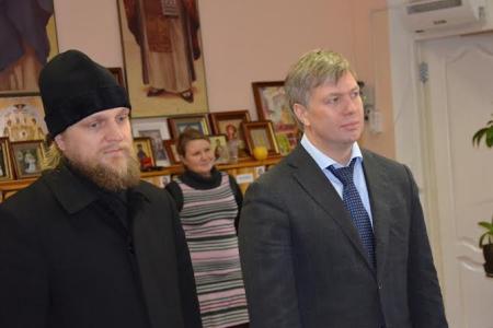 Депутат фракции КПРФ в Госдуме Алексей Русских поздравил воспитанников приюта «Покров» с Новым годом 