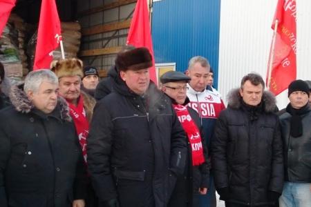 Коммунисты отправили сорок девятый гуманитарный груз в Новороссию