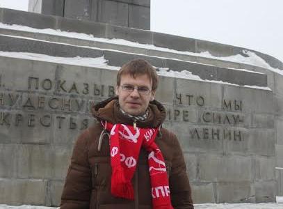 Свердловские коммунисты 21 января провели возложение цветов к памятнику В.И. Ленину