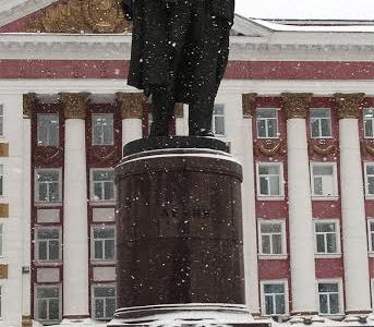 Курская область: Цветы – Ленину!