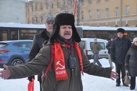 Петербургские коммунисты потребовали от киевских властей отмены позорного запрета КПУ