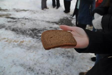 Коммунисты и комсомольцы Санкт-Петербурга почтили память защитников Ораниенбаумского плацдарма
