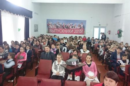 Ставропольский край. Виктор Гончаров на вручении сельской школе памятной доски героям Советского Союза: Гордимся мы, гордятся наши дети!