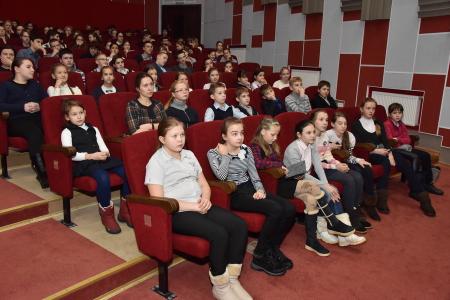 "Россия 1": Дети Донбасса в России. Г.А. Зюганов о гуманитарной акции КПРФ