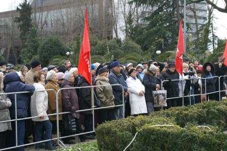 Участники митинга КПРФ в Сочи потребовали усилить соцподдержку пенсионеров