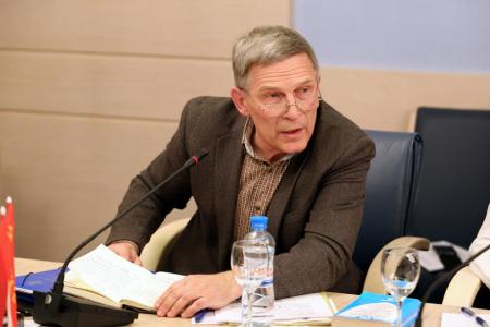 «Снесли без объяснений и компенсаций». Коммунисты провели круглый стол по проблемам сноса автостоянок в Москве