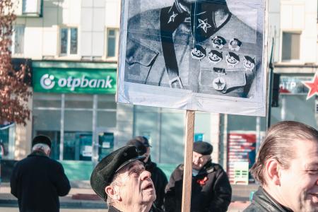 Луганские коммунисты отмечают 135-летие со Дня рождения Климента Ворошилова