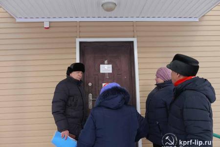 «Троекуровская аномалия». Н.В. Разворотнев провёл приём избирателей в селе Троекурово Лебедянского района