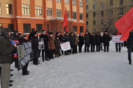 Петербургские коммунисты потребовали от киевских властей отмены позорного запрета КПУ