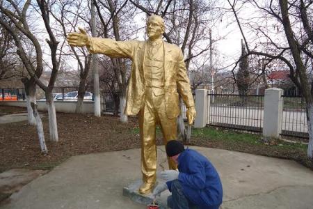 В Судаке отремонтирован памятник В.И. Ленину
