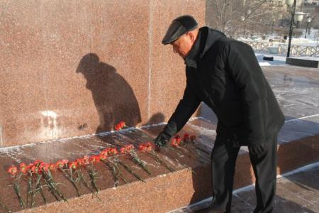 Забайкальский край. Коммунисты возложили цветы к памятнику В.И.Ленина