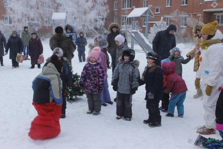 Коммунисты Ярославщины устроили детские Рождественские праздники