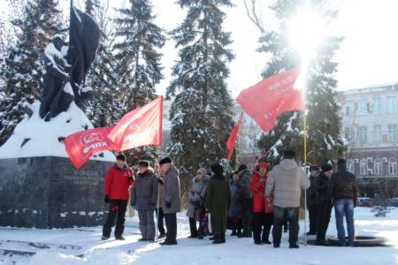 Саратовские коммунисты почтили память Владимира Ильича Ленина