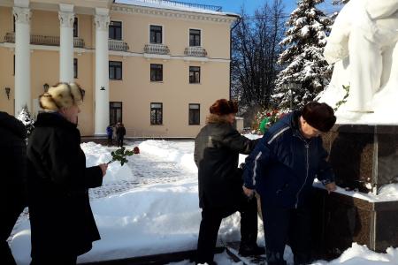 Коммунисты Московской области чтят память вождя