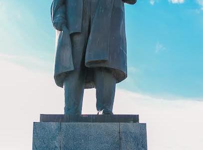 Луганские коммунисты почтили память В.И. Ленина