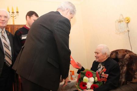 Псков. Исполнилось 100 лет коммунисту с 1942 года Антону Петровичу Лихачёву