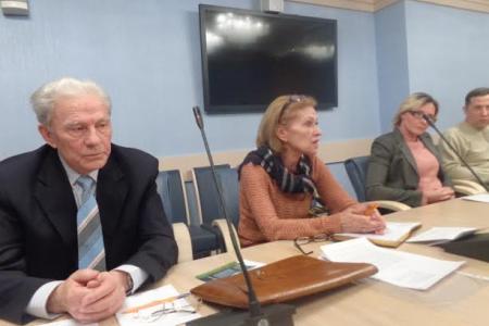 Рабочая группа фракции КПРФ в Мосгордуме по земельно-имущественным отношениям приняла решение срочно повысить активность в защите прав владельцев гаражных объектов