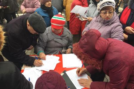 С.П.Обухов на митинге в Краснодаре "Хватит обирать народ!": Поддерживаю требования отставки мэра Евланова и главы фонда капремонта Березницкой