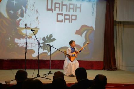 Лидер калмыцких коммунистов Н.Э Нуров посетил Ики-Бурульский Дом культуры