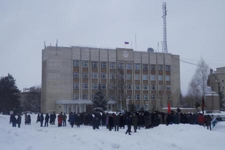 Омская область: В городе Таре прошел митинг против роста тарифов ЖКХ 