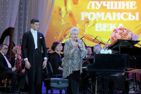 Д.Г. Новиков и В.Г. Поздняков от имени Г.А. Зюганова приветствовали участников программы «Звёзды «Романсиады» в Кремле»