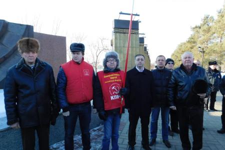 Оренбургские коммунисты почтили память советских воинов