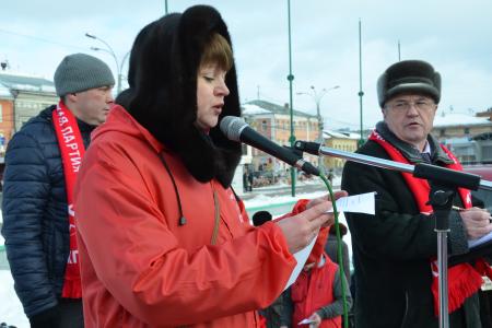 «Правительство Медведева - в отставку! Ни одного голоса представителям партии воров и жуликов на выборах». В Ярославле прошла акция  протеста
