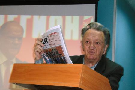 Алтайский край. На заседании политклуба барнаульские коммунисты обсудили формы и методы агитационной работы