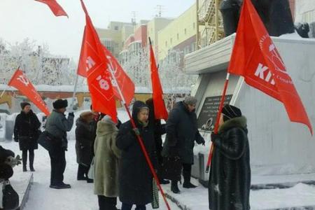 Ямало-Ненецкий АО. В Салехарде состоялся праздничный митинг, посвященный Дню Советской Армии и ВМФ