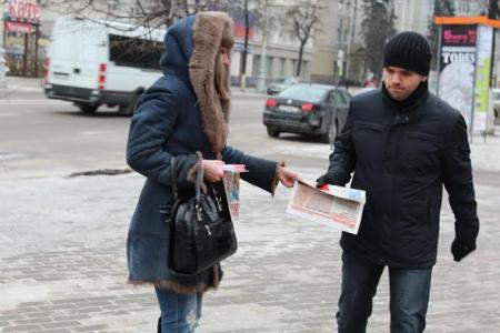 В Воронеже накануне Дня Советской Армии и Военно-морского флота прошли агитационные пикеты КПРФ