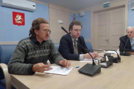 Рабочая группа фракции КПРФ в Мосгордуме по земельно-имущественным отношениям приняла решение срочно повысить активность в защите прав владельцев гаражных объектов
