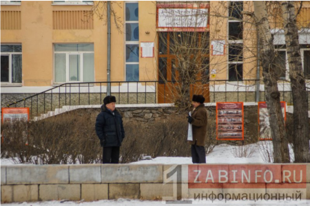 Читинское городское отделение КПРФ вышло с серией одиночных пикетов на тему катастрофической ситуации в экономике Забайкальского края