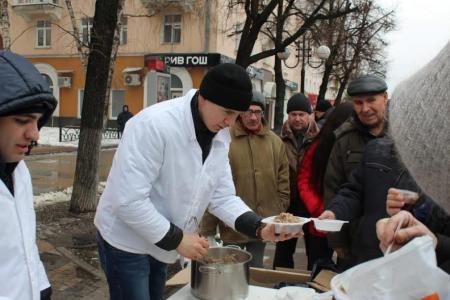 Коммунисты накормили пензенцев гречневой кашей