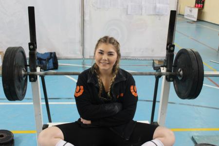 150 килограмм - не предел! Комсомолка Марьяна Наумова заняла I место на Первенстве России по пауэрлифтингу и жиму штанги лежа