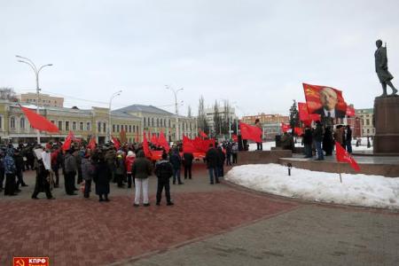 Тамбовчане вышли на акцию протеста под знаменами КПРФ