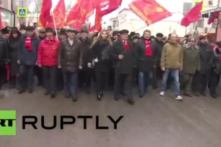 Праздничный митинг КПРФ в честь 98-й годовщины создания Советской армии и ВМФ. Репортаж RT