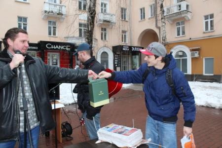 Коммунисты накормили пензенцев гречневой кашей