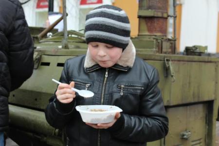 Коммунисты накормили пензенцев гречневой кашей