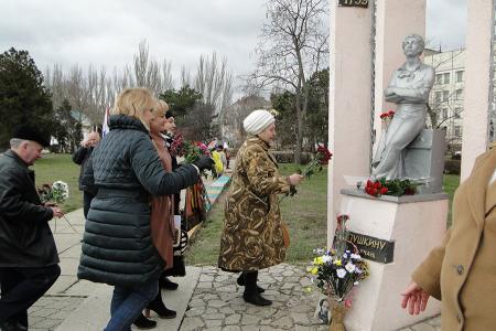 В Крыму коммунисты почтили память А.С. Пушкина