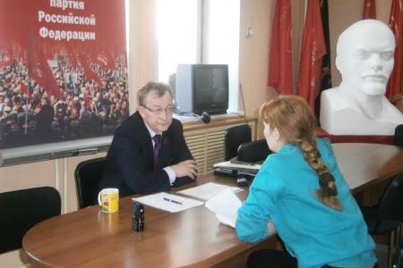 Жители Забайкалья рассказали депутату Владимиру Позднякову о своих бедах по телефону