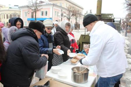 Коммунисты накормили пензенцев гречневой кашей