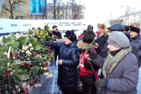 Чествуем защитников Родины, боремся за права трудящихся. Акция рязанских коммунистов