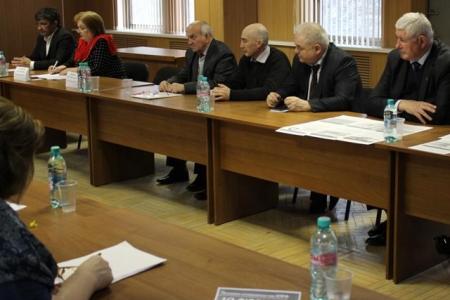 В Нальчике прошел "круглый стол", в ходе которого КБРО КПРФ представило 10 тезисов Г.А. Зюганова по выводу страны из кризиса