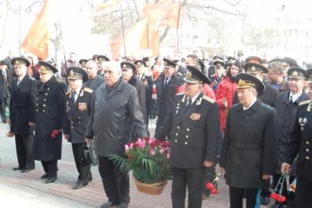 Севастопольские коммунисты торжественно отметили День Советской Армии и Военно-морского флота