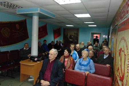 Алтайский край. На заседании политклуба барнаульские коммунисты обсудили формы и методы агитационной работы